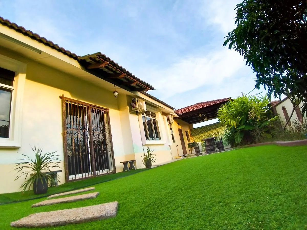 Feriehus Achutra Muslim Guesthouse Malacca Malaysia