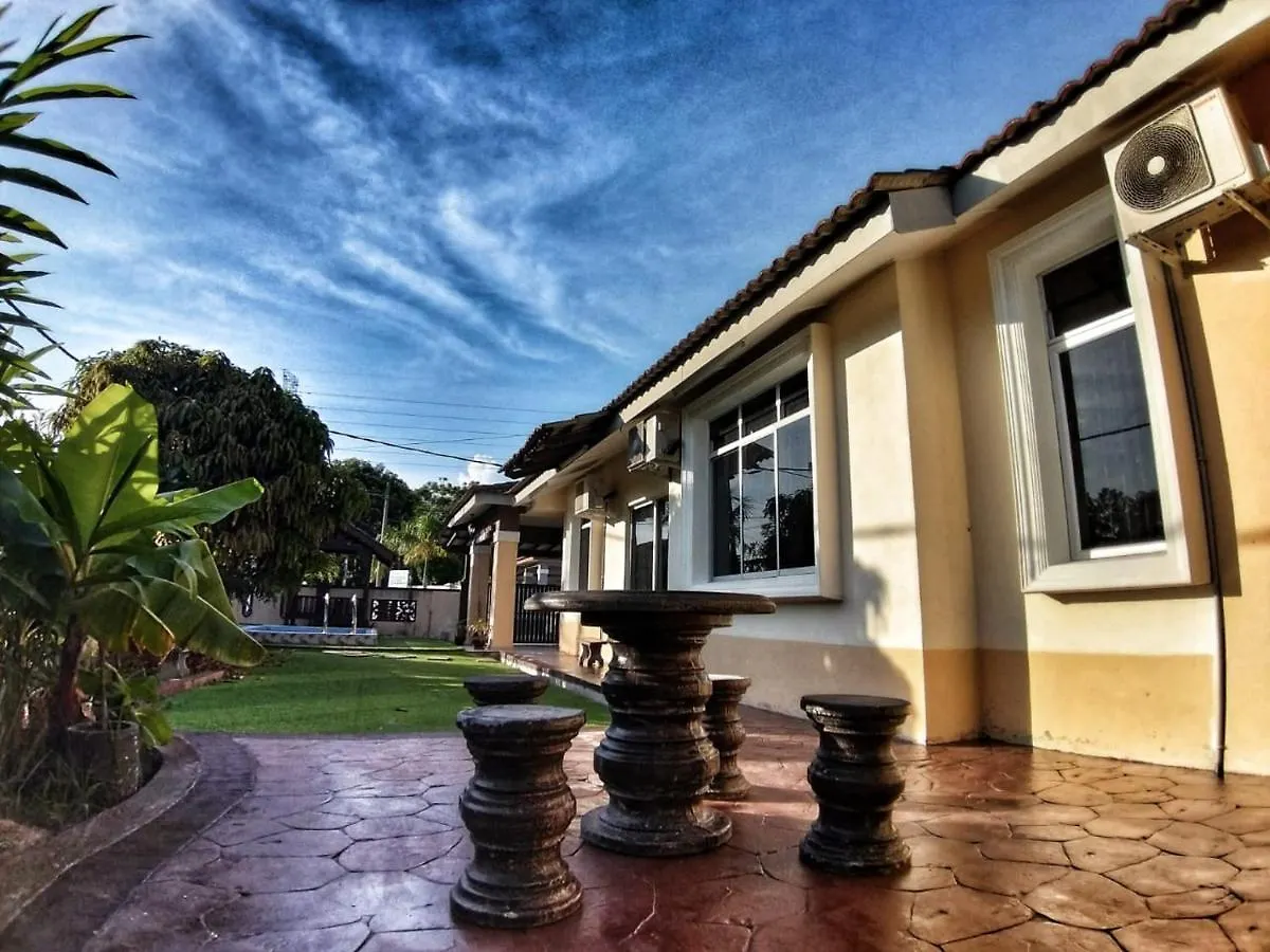 Achutra Muslim Guesthouse Malacca Feriehus